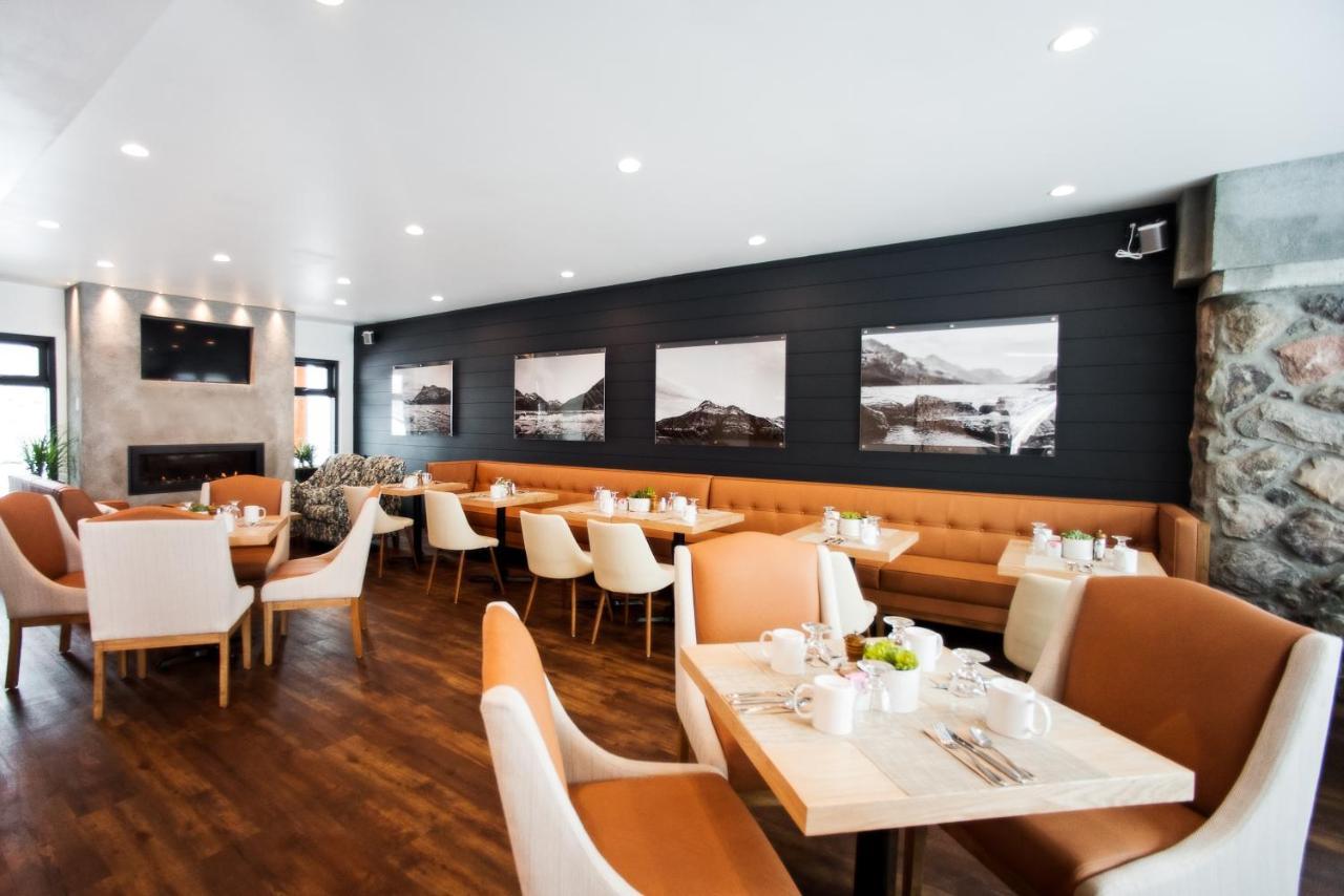 Waterton Glacier Suites Bagian luar foto