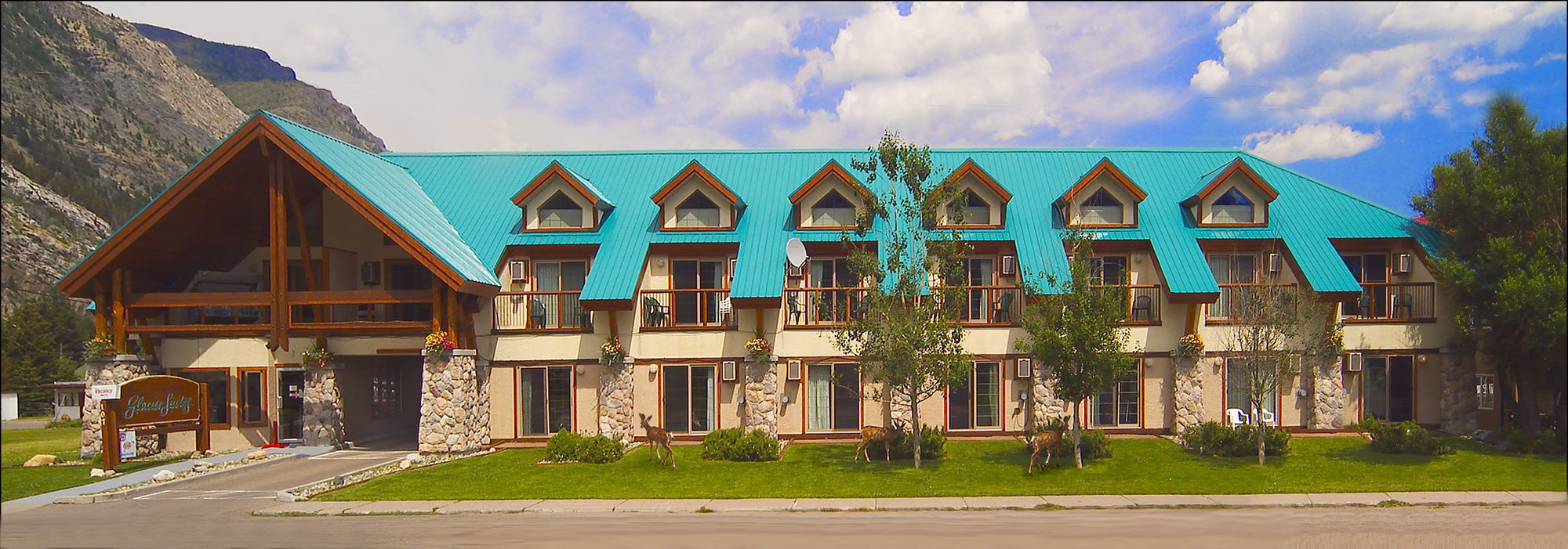 Waterton Glacier Suites Bagian luar foto